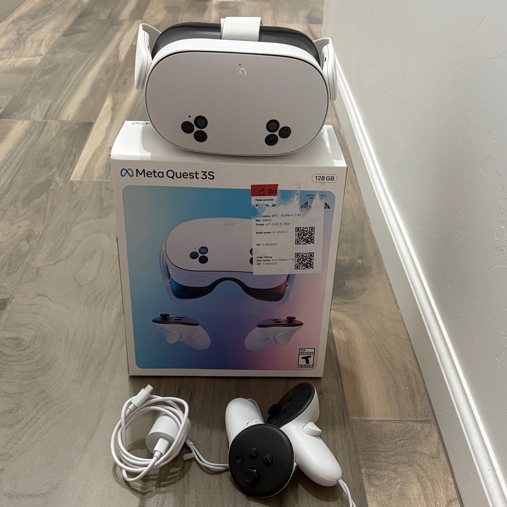 Meta Quest 3S Standalone VR Headset - White